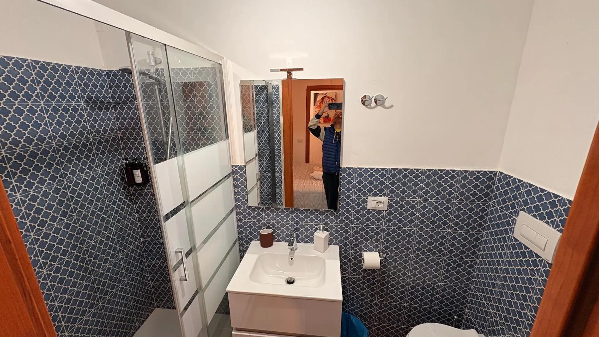 Aniene Home Roma 0*, רומא איטליה